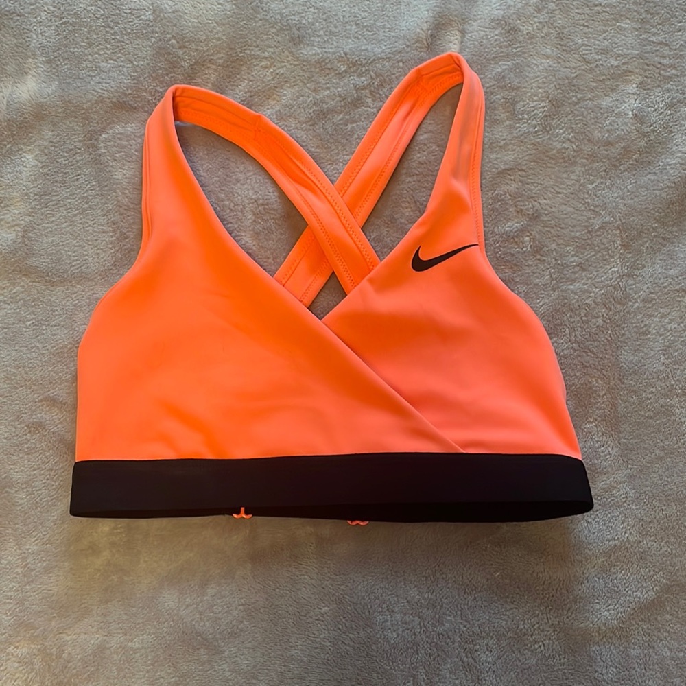 sports bra